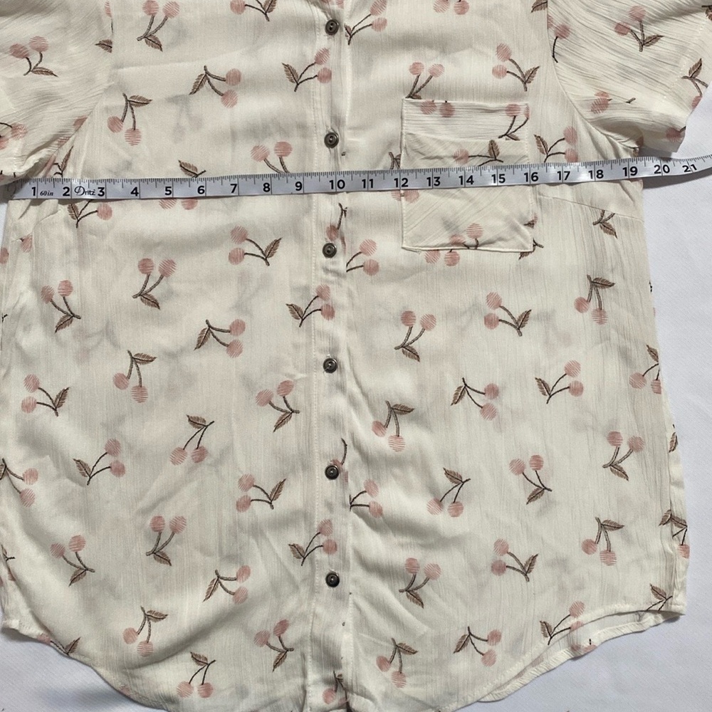 Paisley Raye White Cherry Print Button Down Shirt Size S NWT - Picture 6 of 6